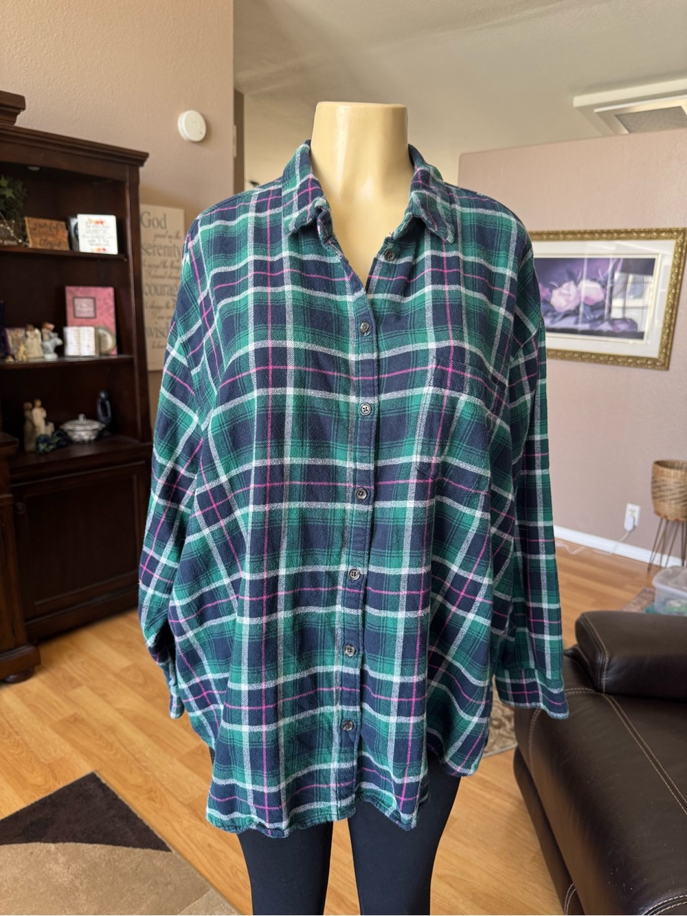 Old Navy flannel button down shirt in green, red & black-size XXL